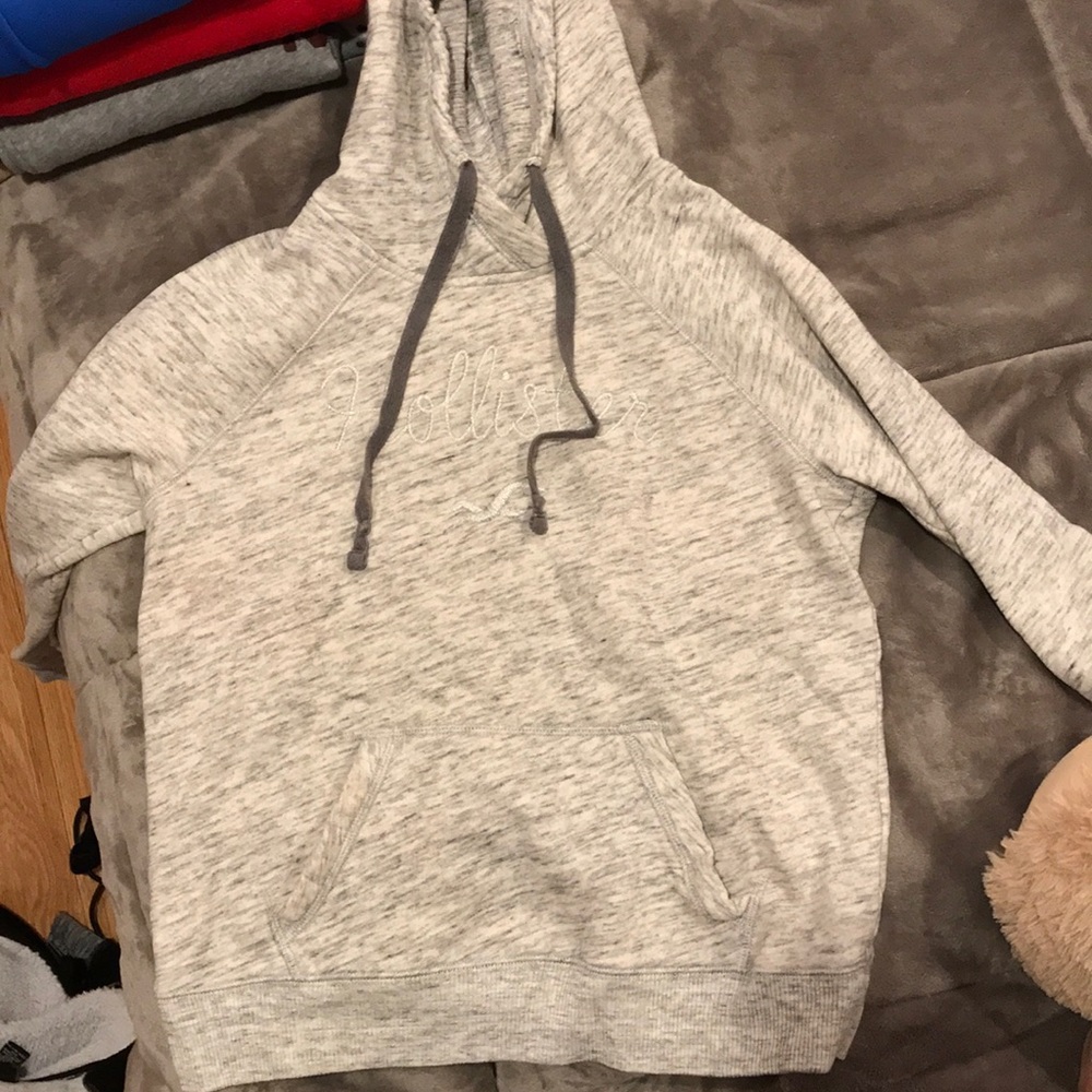 Holister sweater